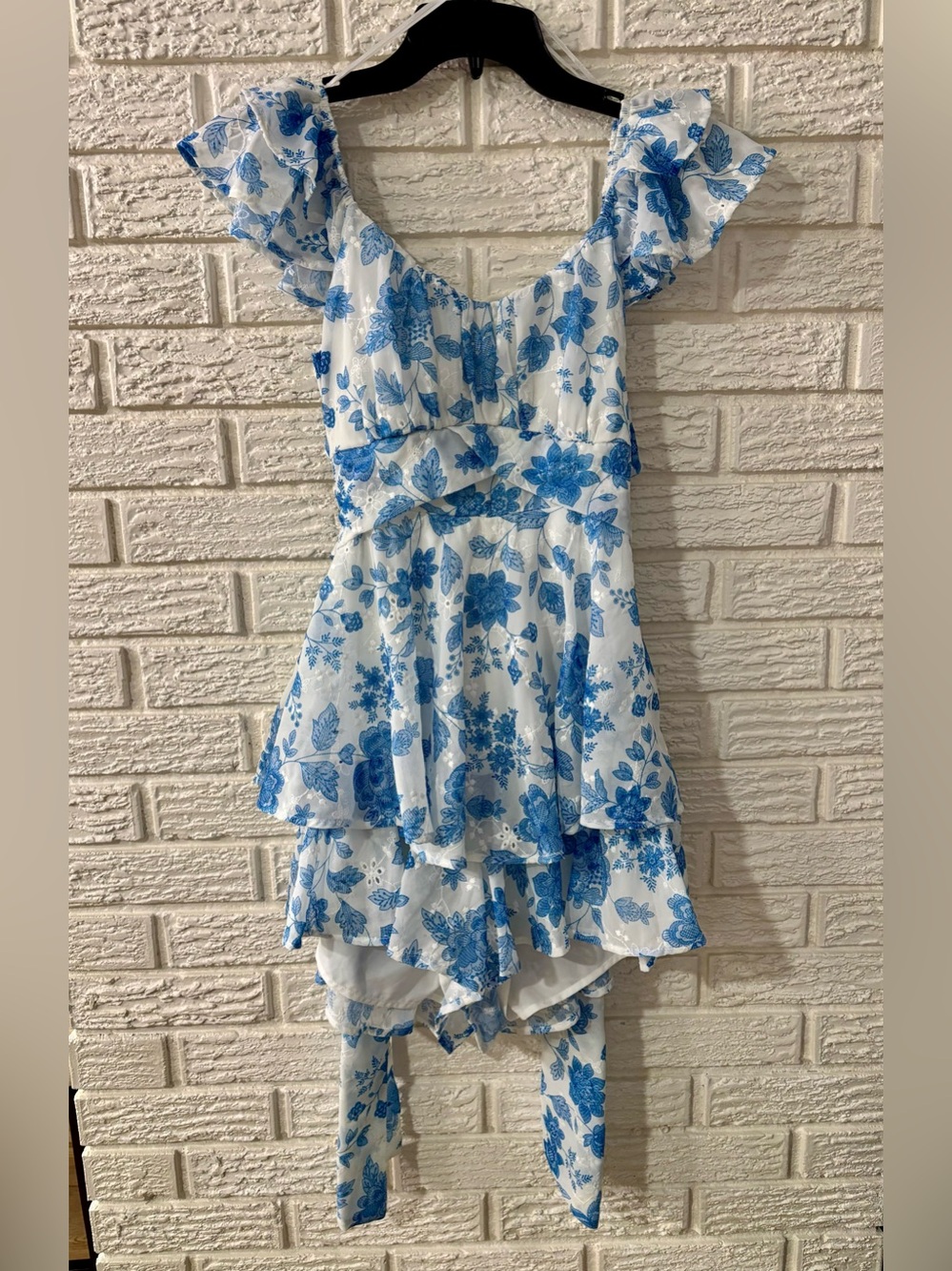EUC!! Altar'd State Lainey Double Layered ivory/blue floral print romper size XS